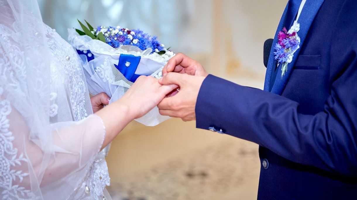 A civil wedding in the UAE for Saudi expats